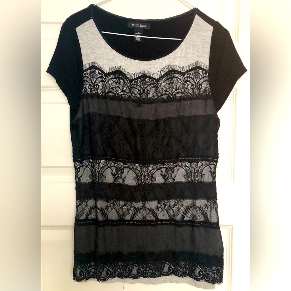 White House black market black and grey t-shirt, size M